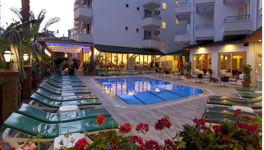 Remi Hotel Alanya Esterno foto