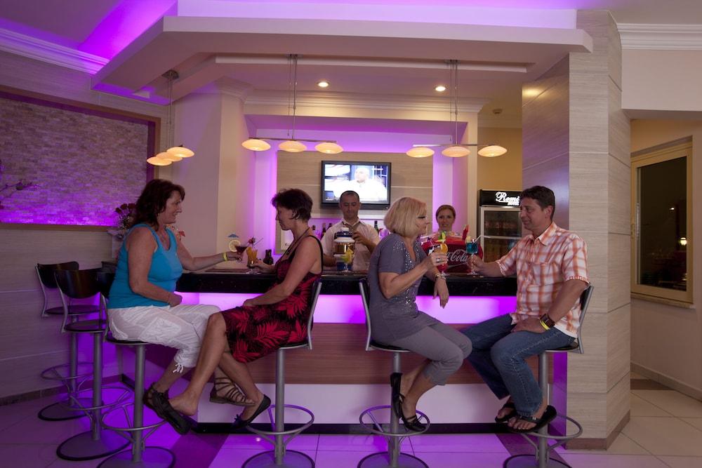 Remi Hotel Alanya Esterno foto